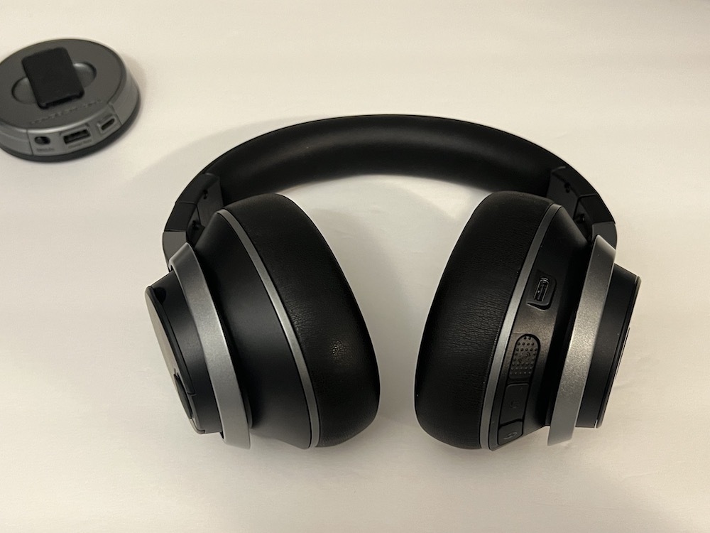The Stealth Pro looks more like a regular pair of headphones than a traditional Turtle Beach headset