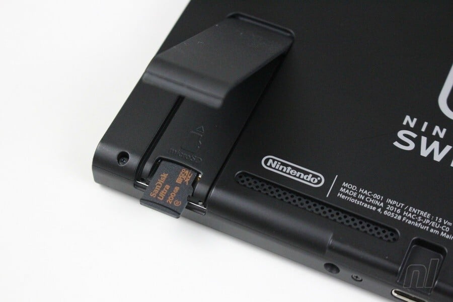 Nintendo Switch Micro SD slot